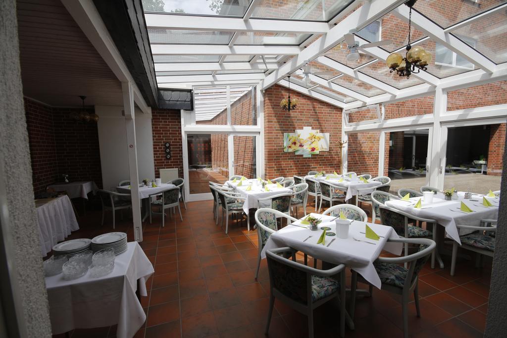 Hotel Restaurant Zum Jägerheim Wendeburg Exterior foto